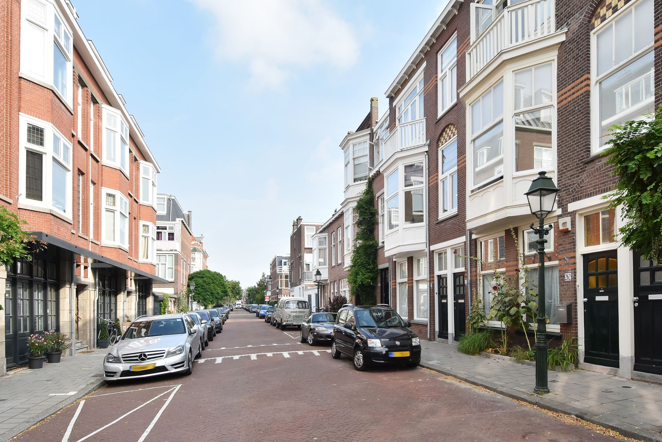 Photo 30 of Van Beverningkstraat 260