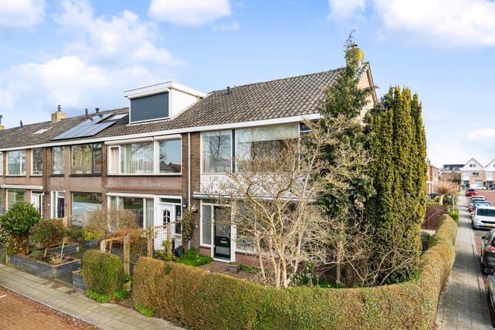 Photo 4 of Swemcoperlaan 43