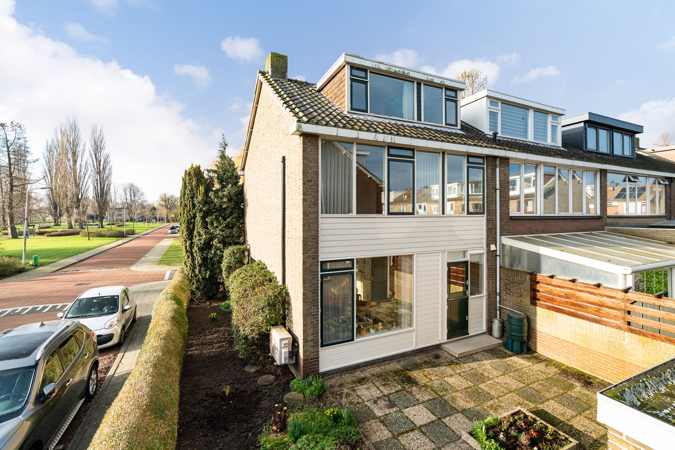 Photo 3 of Swemcoperlaan 43