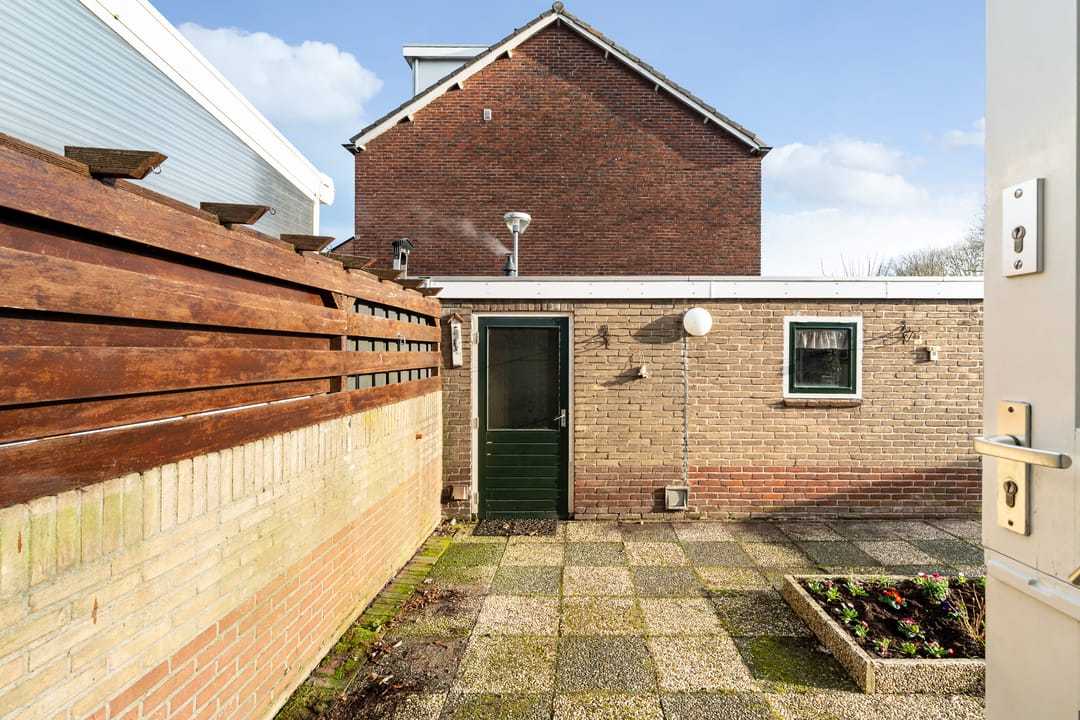 Photo 22 of Swemcoperlaan 43