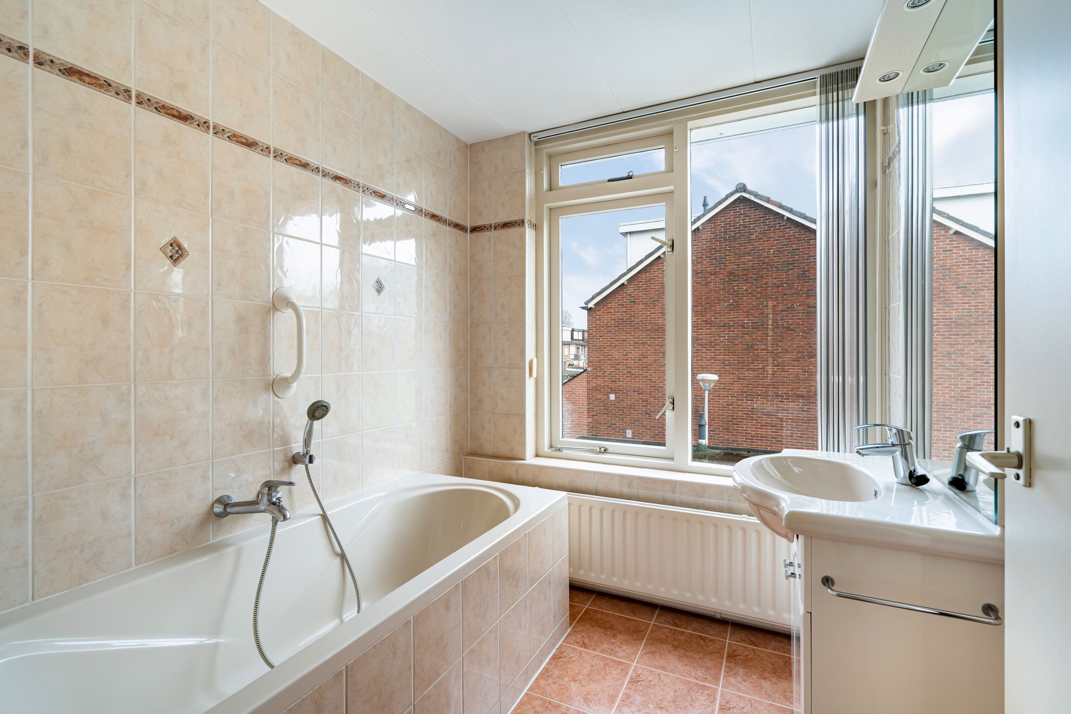 Photo 36 of Swemcoperlaan 43