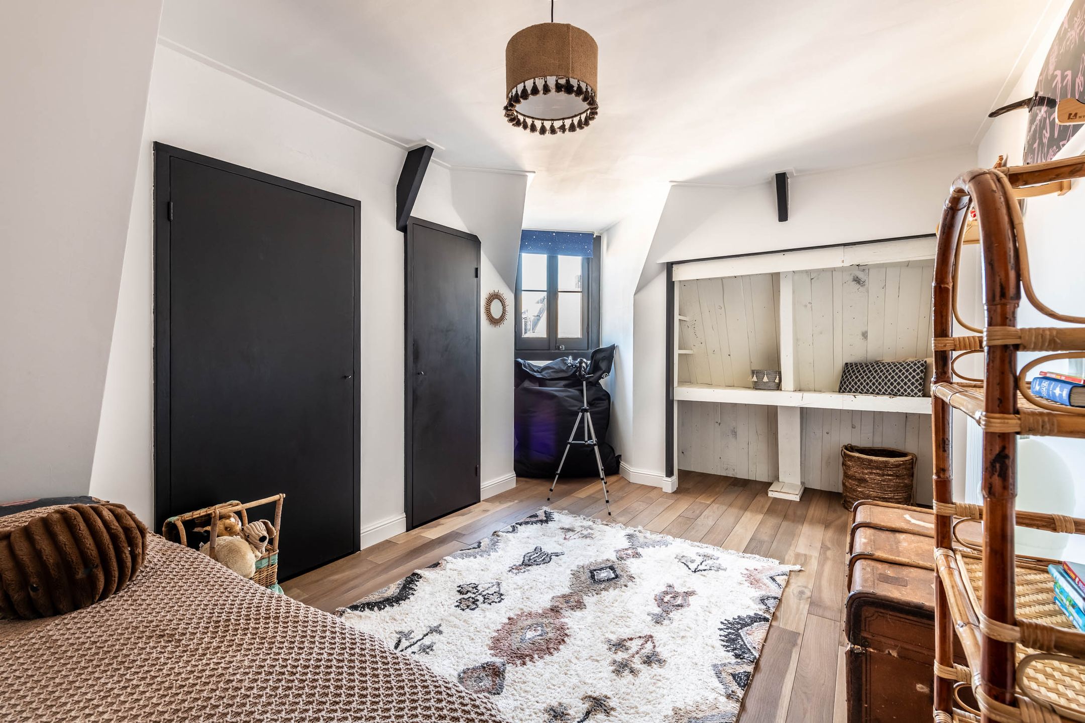 Spacious upper apartment with roof terrace in popular Kleverpark, Haarlem — 25