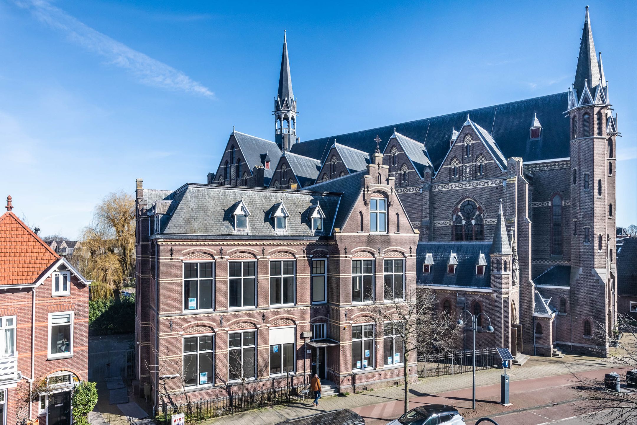 Spacious upper apartment with roof terrace in popular Kleverpark, Haarlem — 31