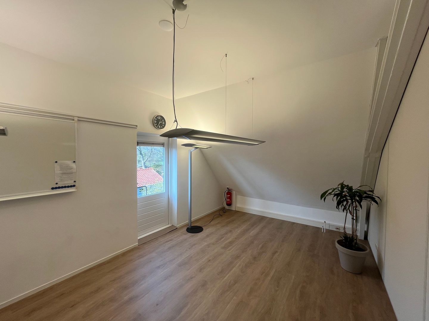 View photo 4 of Luxoolseweg 2