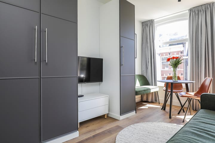 Photo 2 of Jacob van Lennepstraat 64-2B