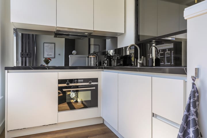 Photo 4 of Jacob van Lennepstraat 64-2B