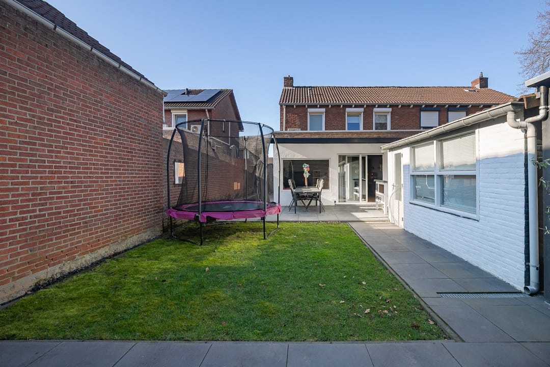 Spacious semi-detached home with garden and modern amenities in Urmond — 21