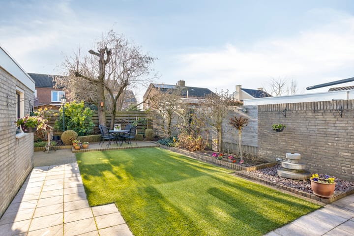 Photo 3 of Prins Bernhardstraat 14