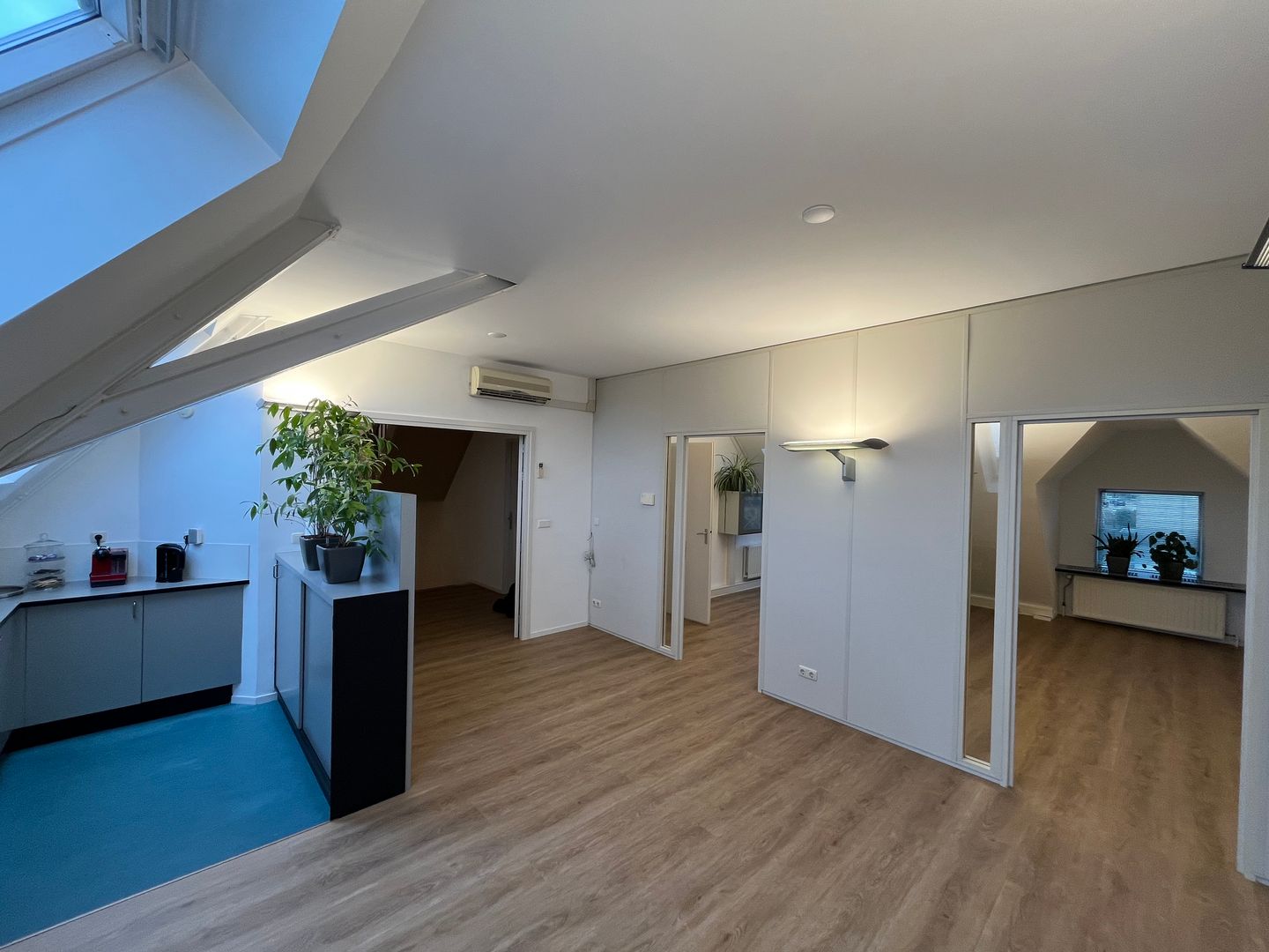 View photo 5 of Luxoolseweg 2