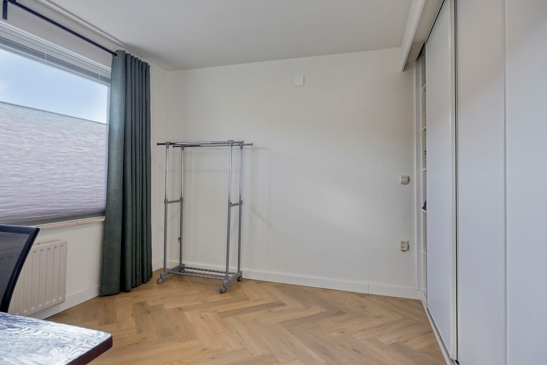 Modern Renovated Family Home with Luxury Finishes in Tongelre — 24