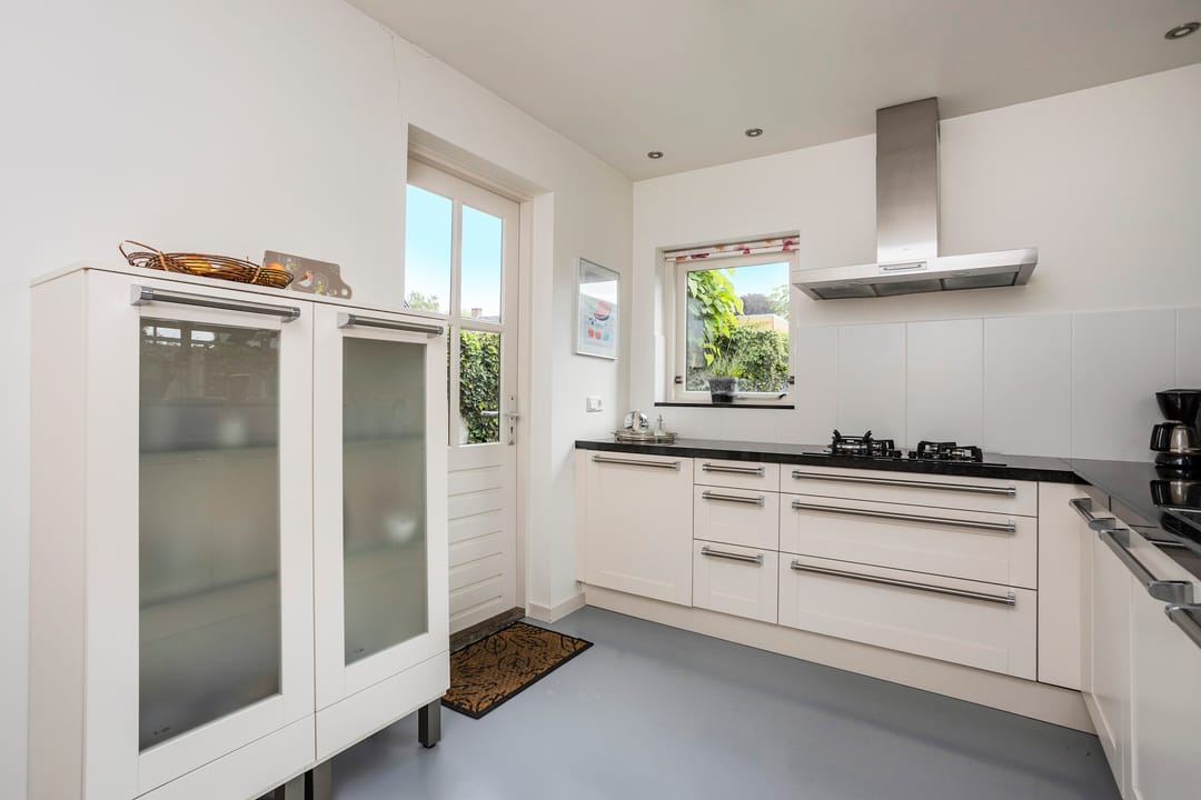 Charming 1930s Semi-Detached House with Modern Renovations in Rheden — 14