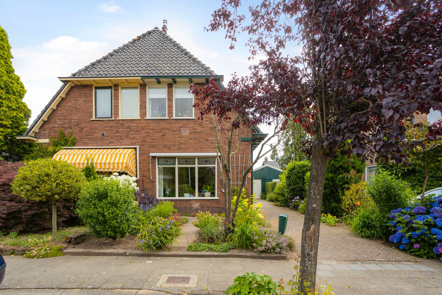Charming 1930s Semi-Detached House with Modern Renovations in Rheden — 27