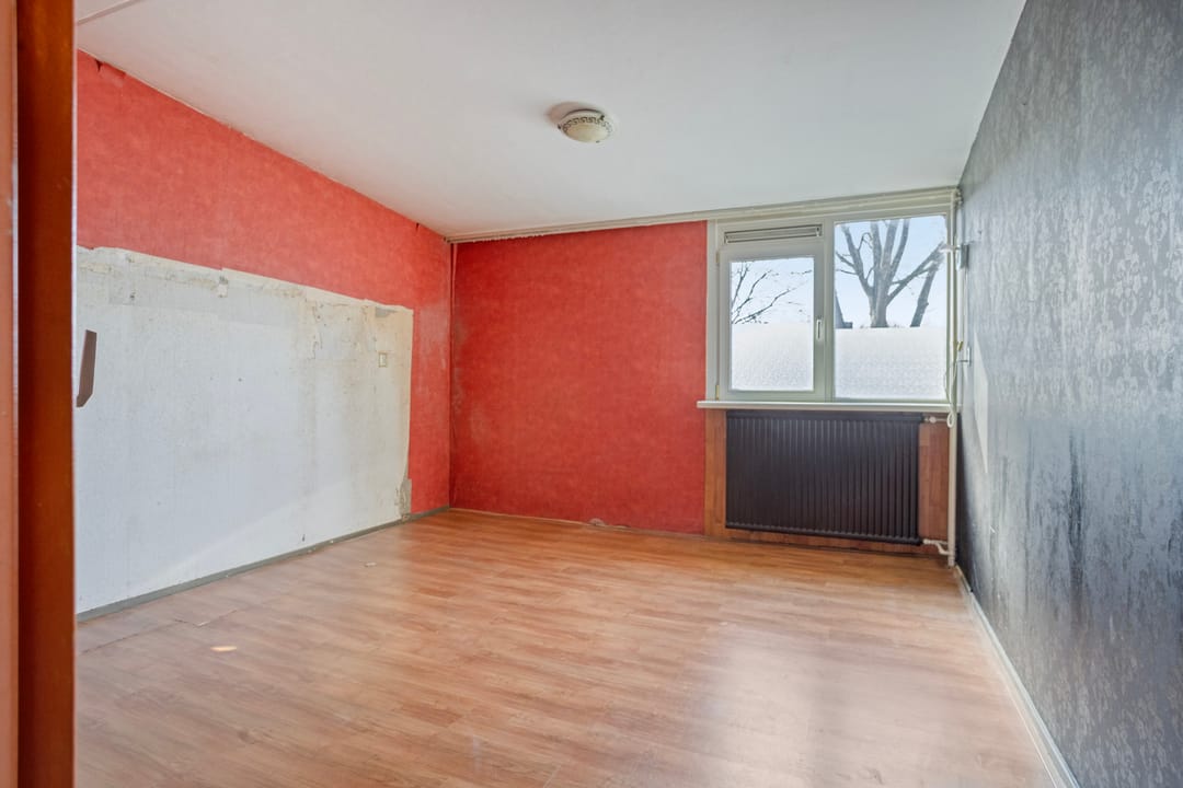 Corner house with renovation potential in Lelystad — 16