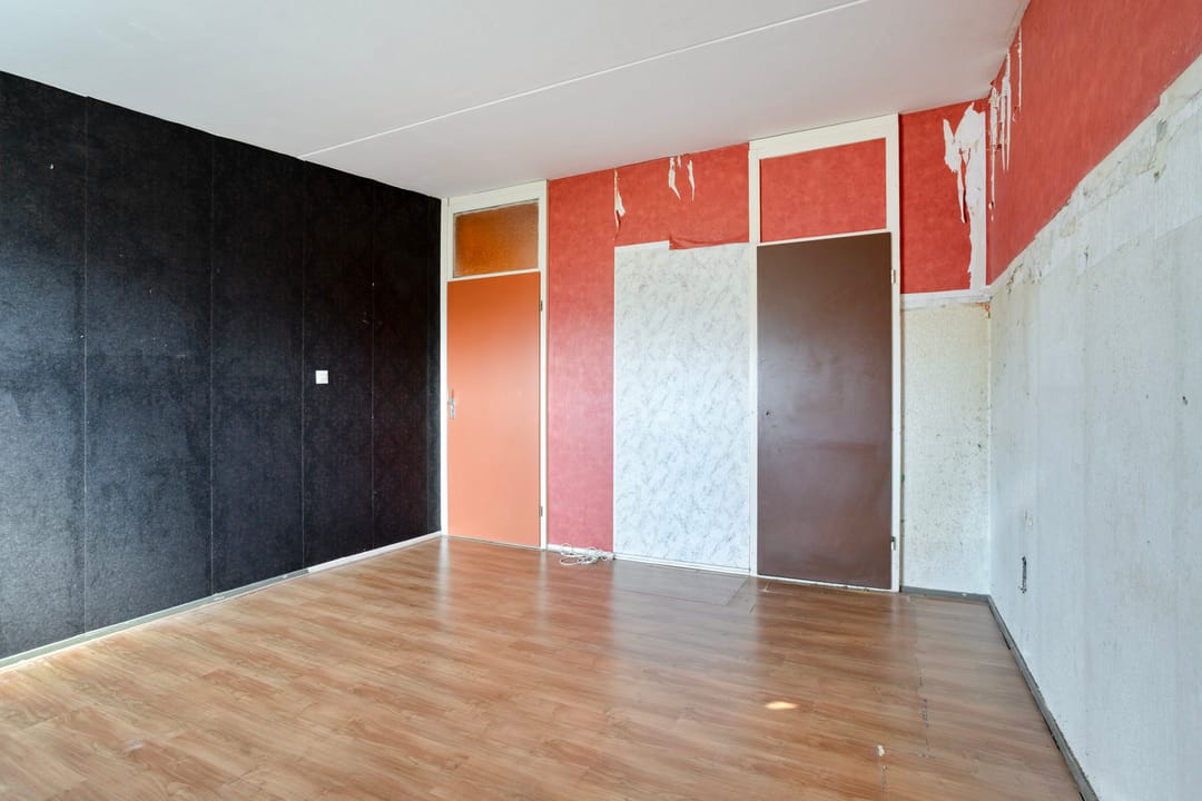 Corner house with renovation potential in Lelystad — 17