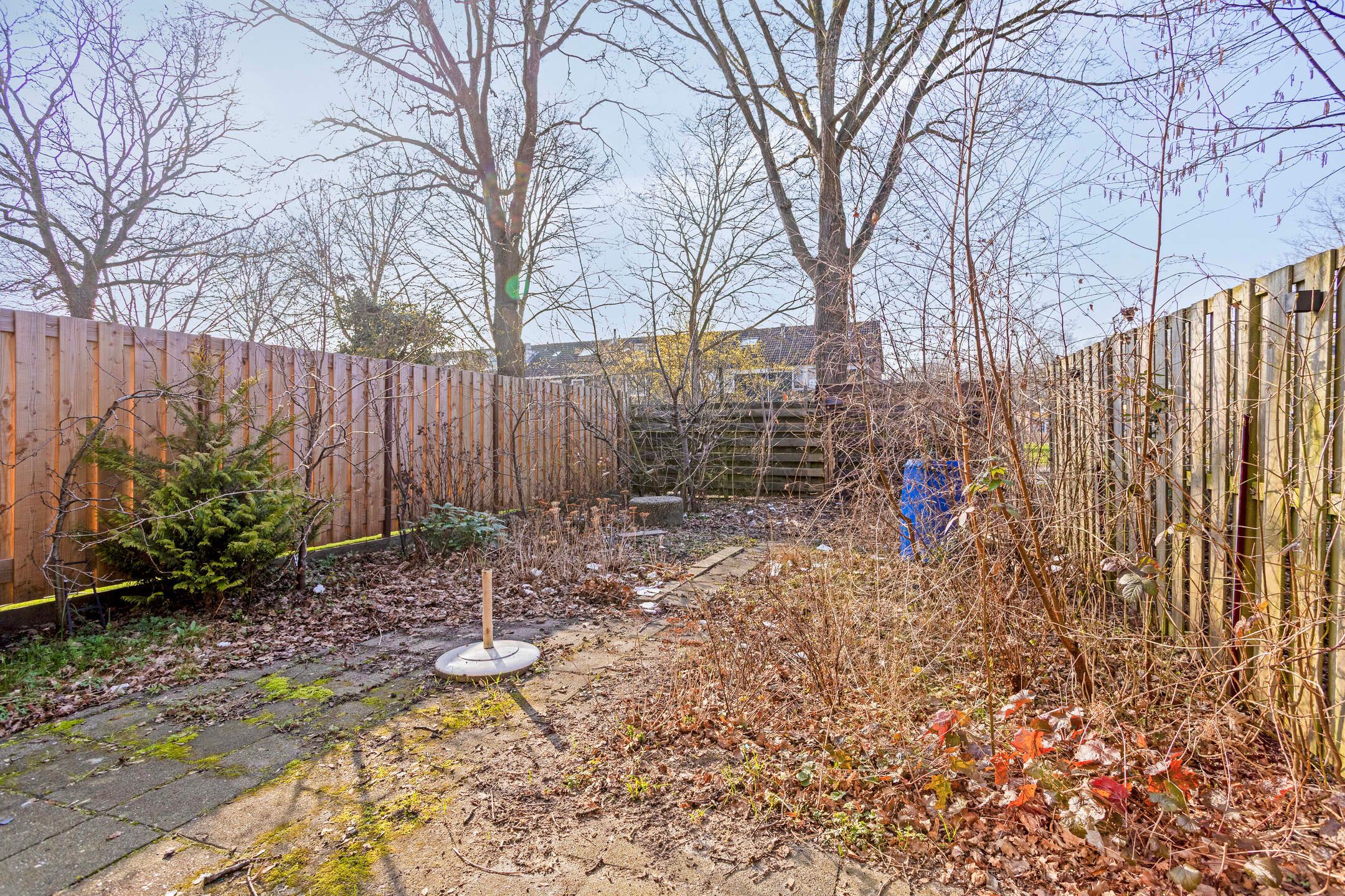 Corner house with renovation potential in Lelystad — 21