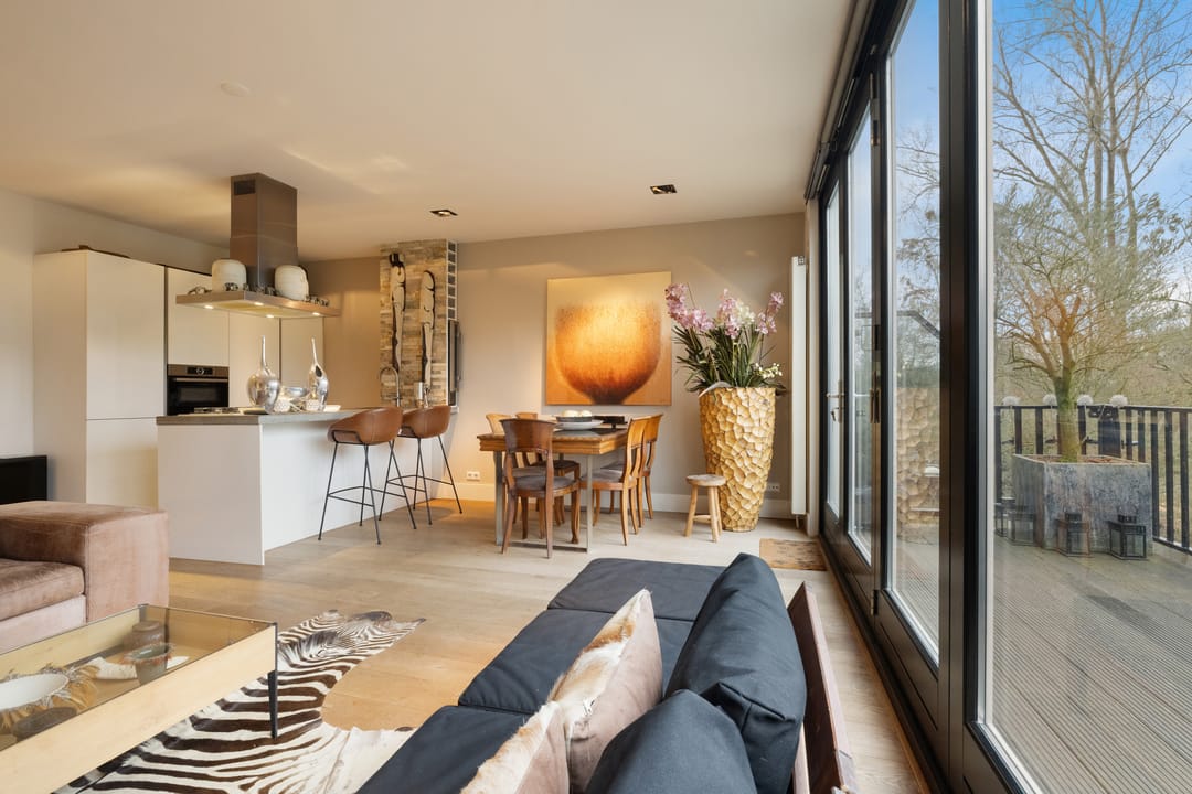 Luxury Freehold Apartment with Forest Views in Amsterdam Zuid — 16