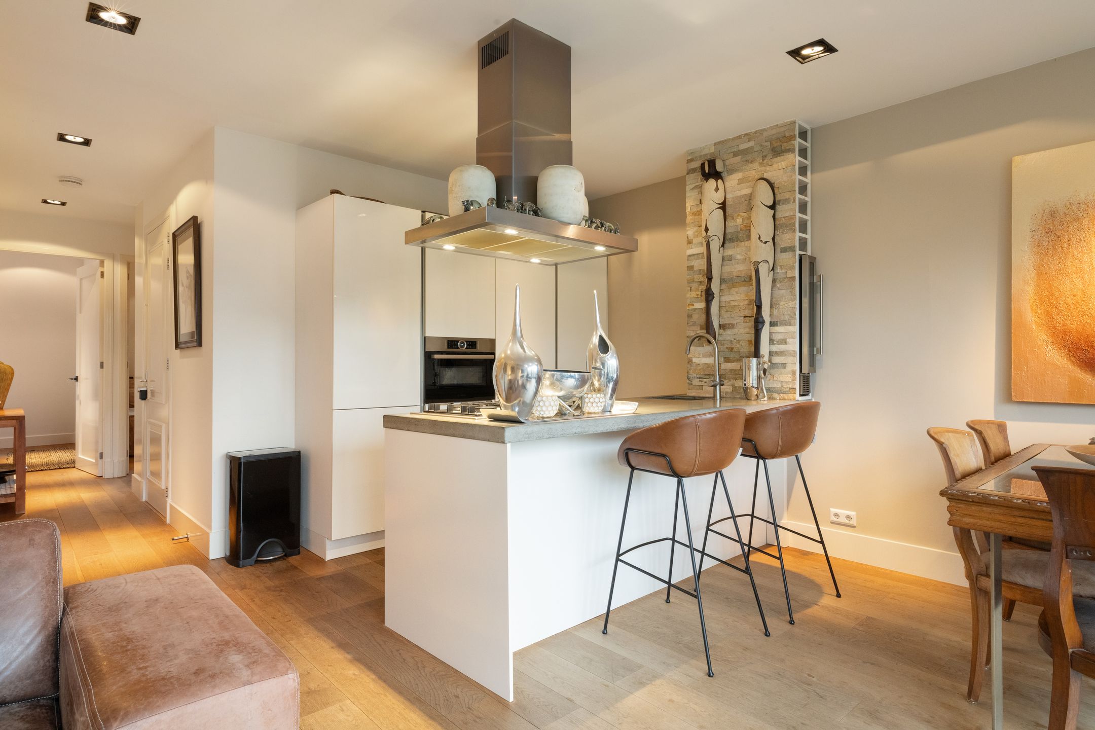 Luxury Freehold Apartment with Forest Views in Amsterdam Zuid — 18