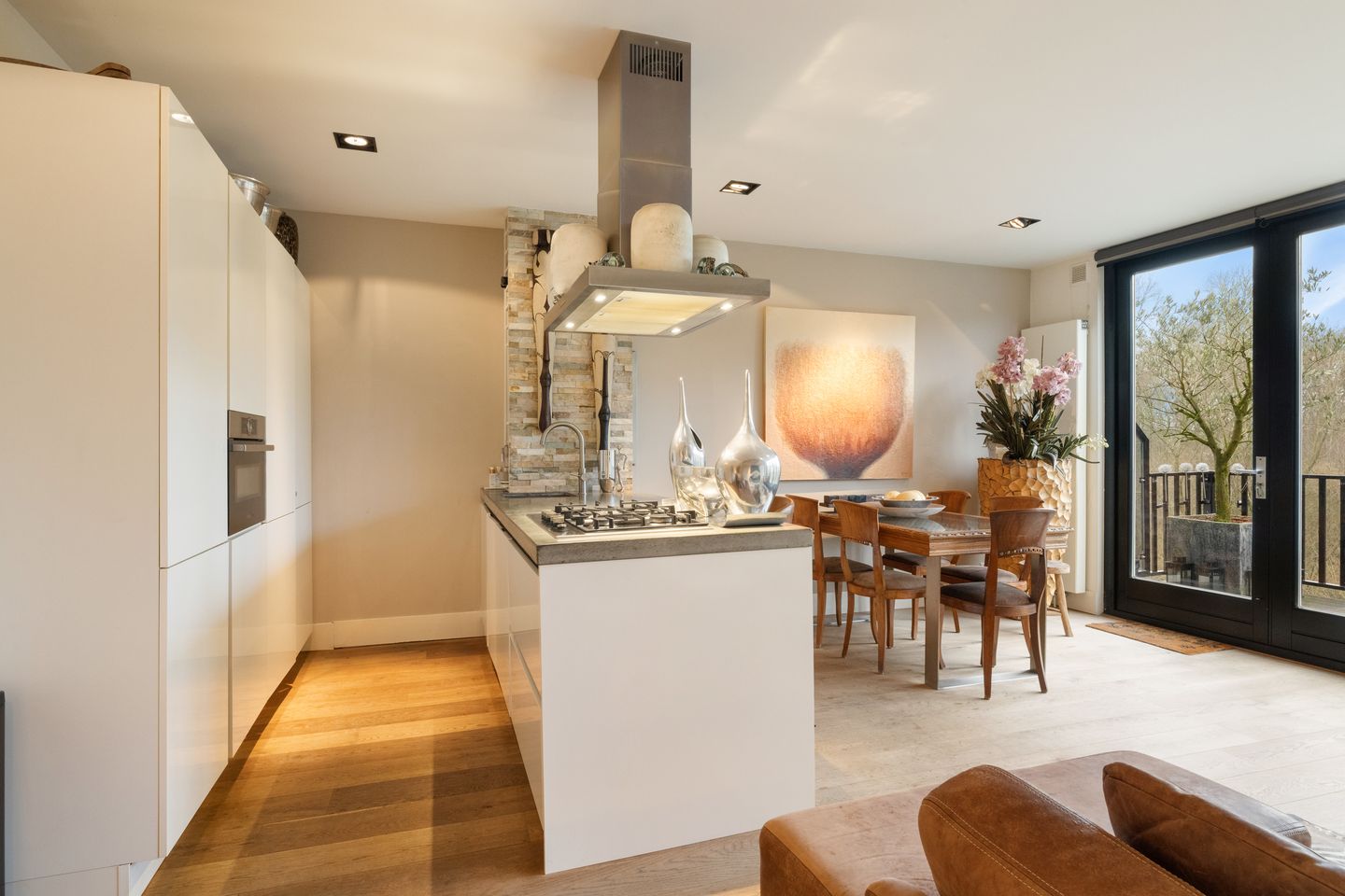 Luxury Freehold Apartment with Forest Views in Amsterdam Zuid — 20