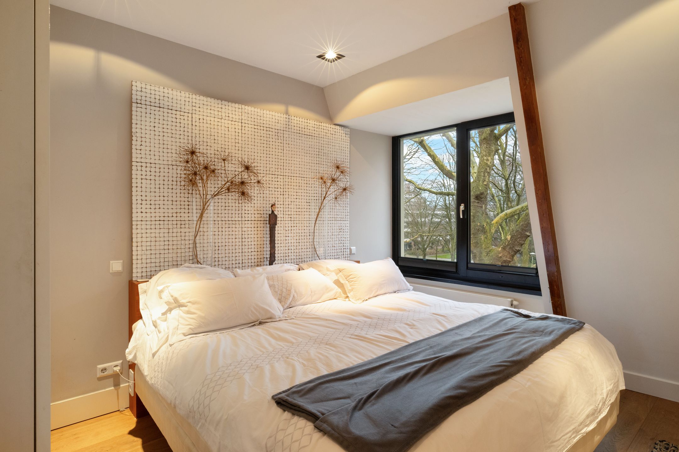 Luxury Freehold Apartment with Forest Views in Amsterdam Zuid — 27