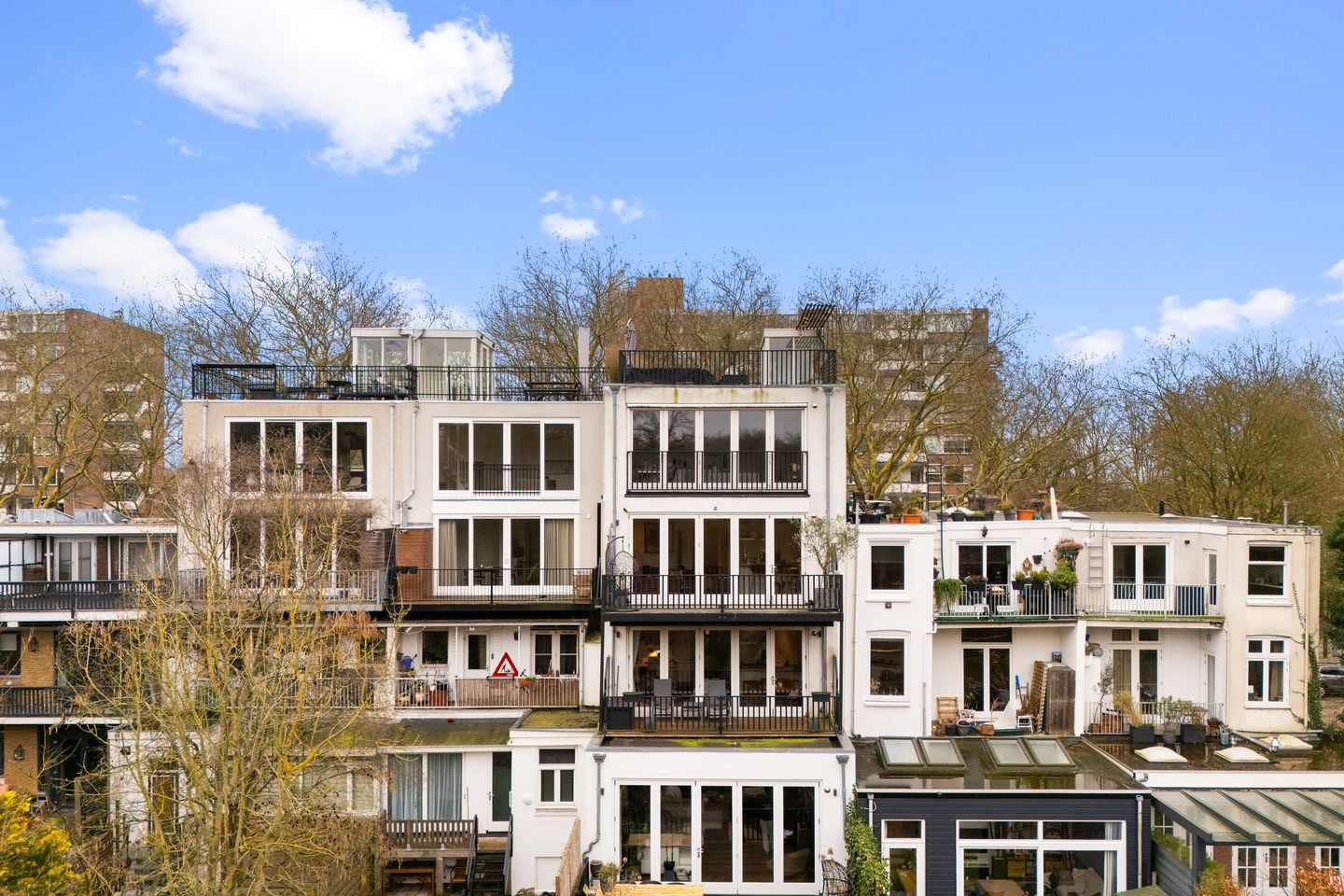 Luxury Freehold Apartment with Forest Views in Amsterdam Zuid — 34
