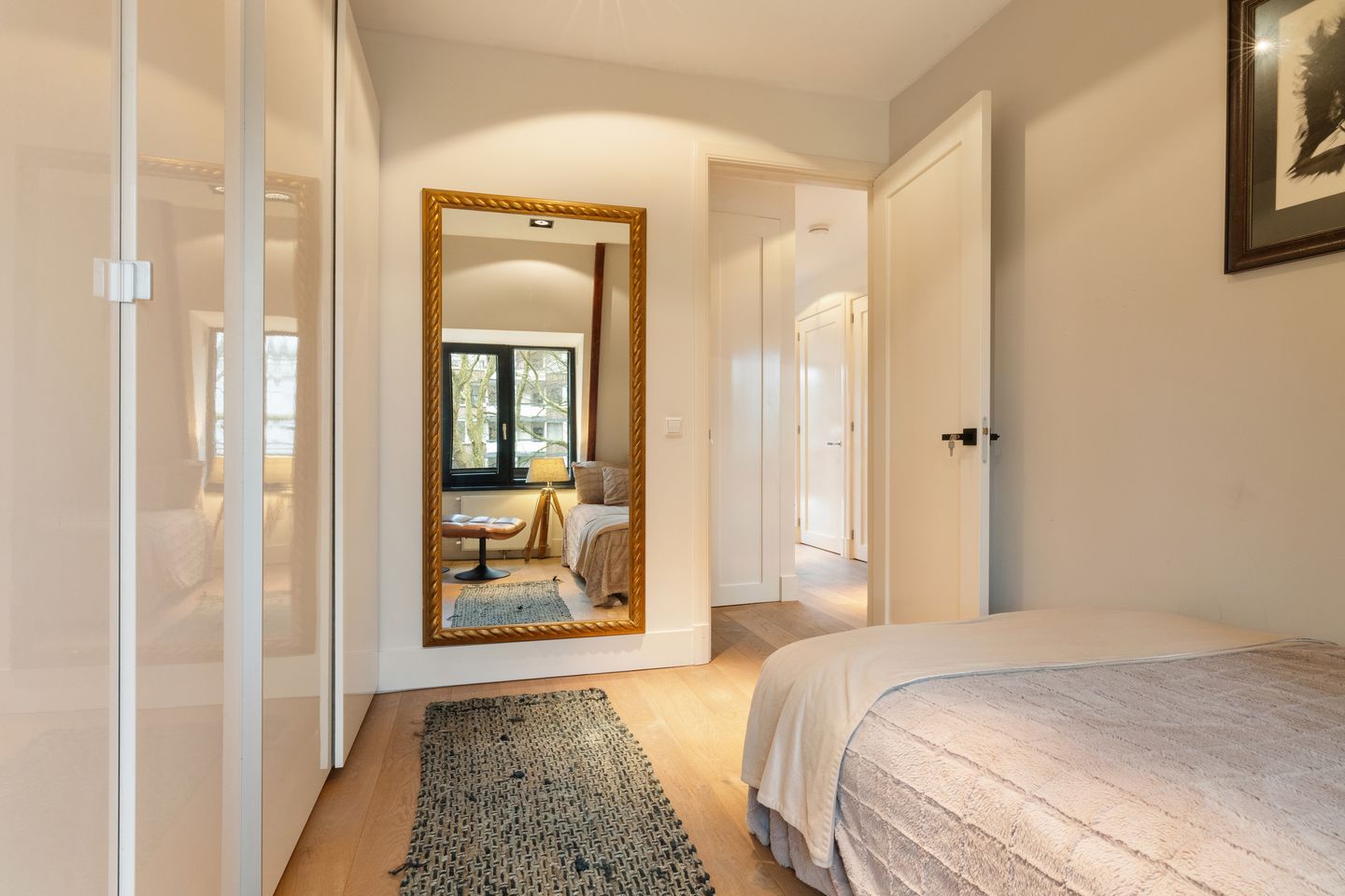 Luxury Freehold Apartment with Forest Views in Amsterdam Zuid — 25
