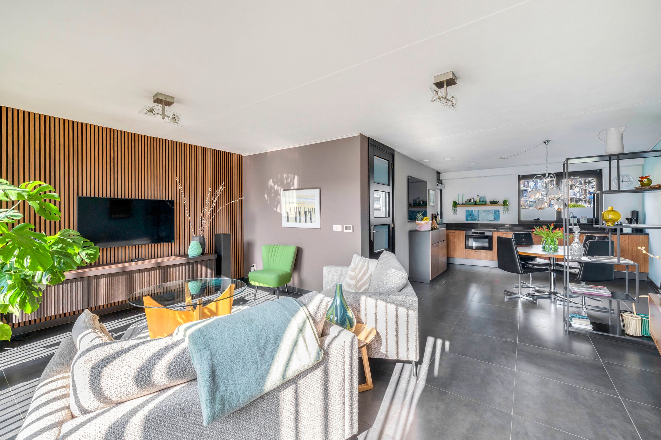 Foto 3 van Burgemeester Honnerlage Gretelaan 41