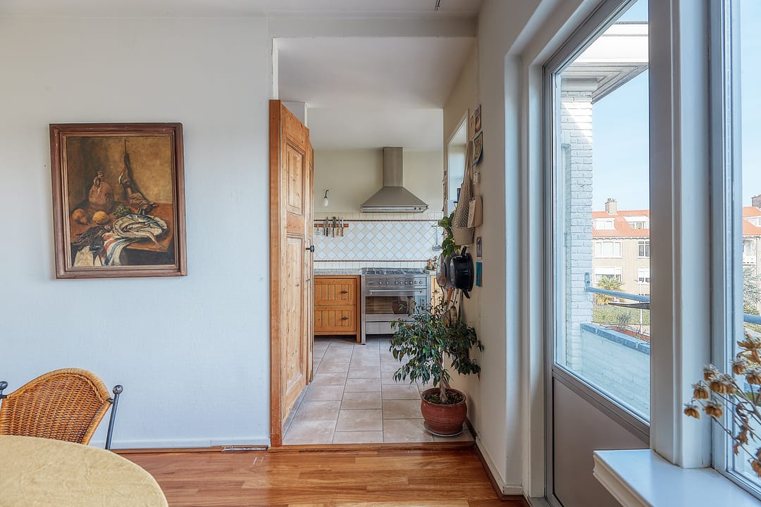 Charming 1950s Maisonette in Green Bohemen Neighborhood — 12