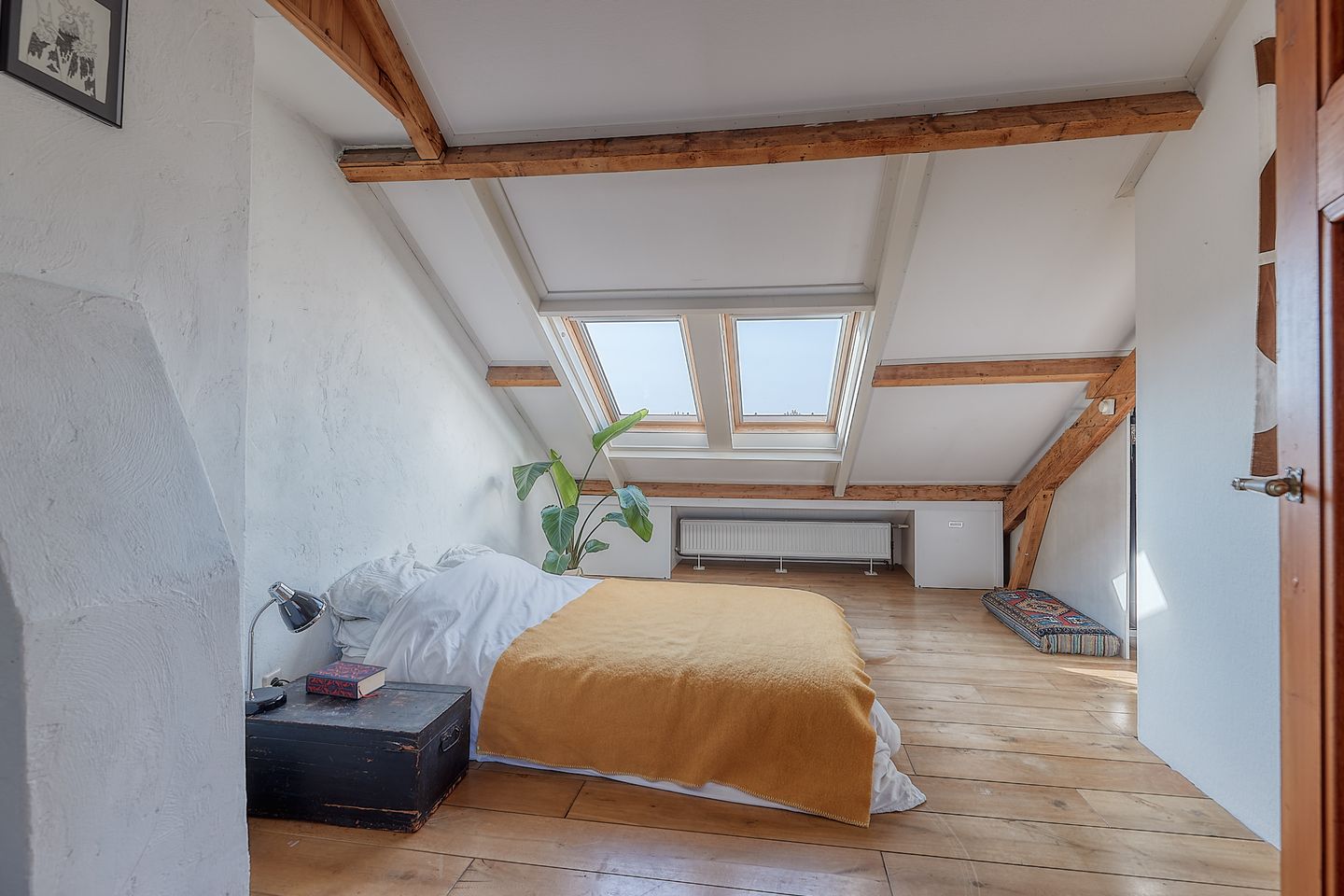 Charming 1950s Maisonette in Green Bohemen Neighborhood — 24