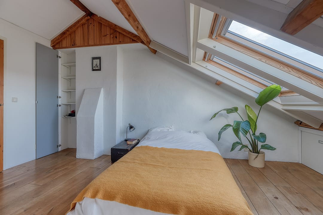 Charming 1950s Maisonette in Green Bohemen Neighborhood — 27