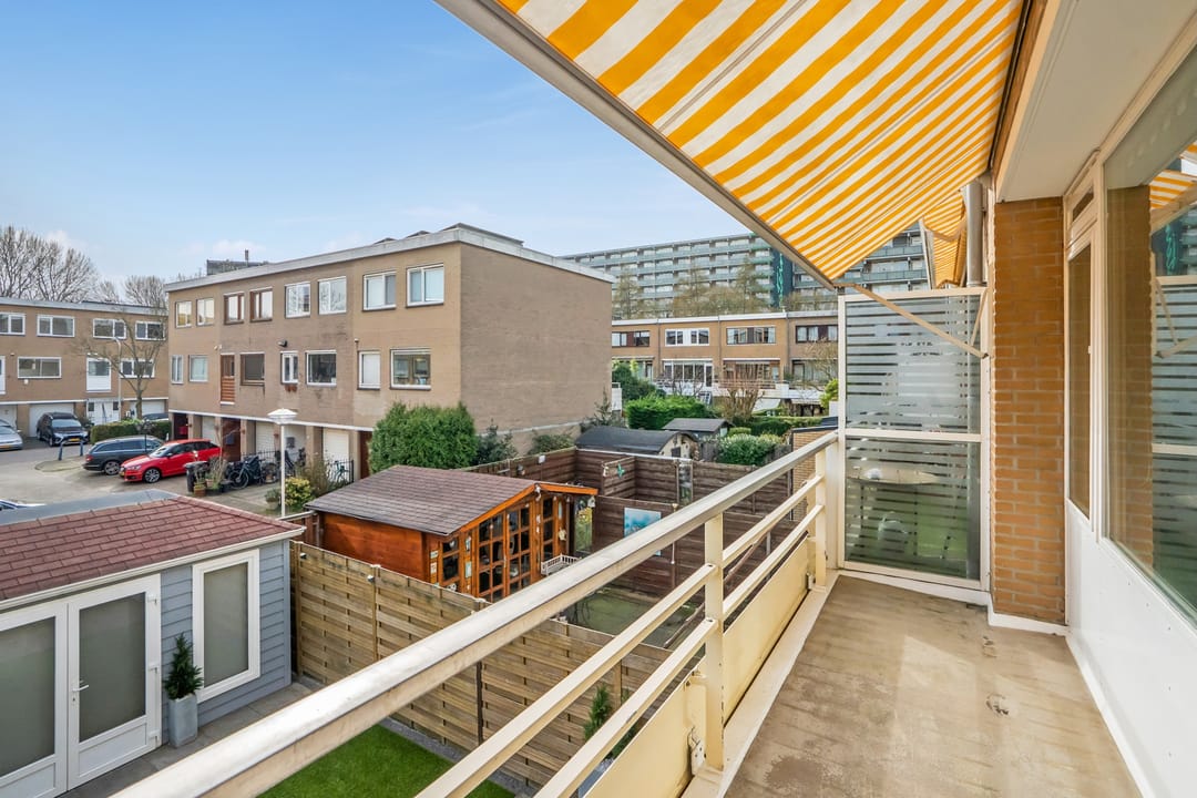 Energy-Efficient Drive-In Home with Garden in Zoetermeer — 14