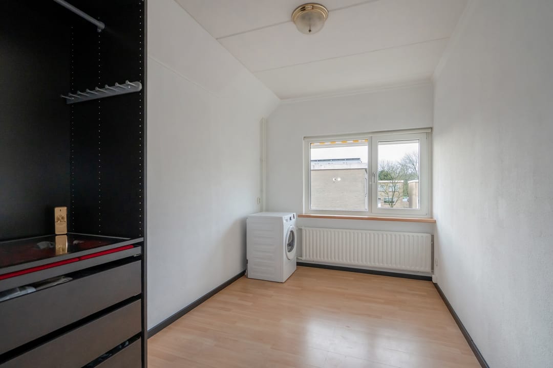 Energy-Efficient Drive-In Home with Garden in Zoetermeer — 33