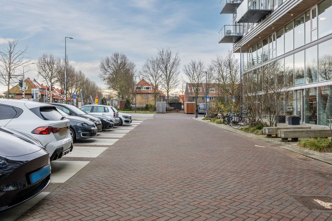 Modern 3-room apartment with terrace and parking in Binckhorst, Den Haag — 30