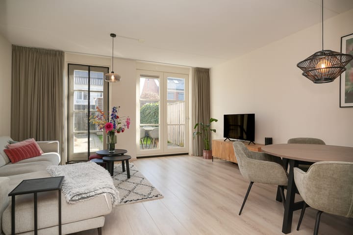 Photo 2 of Violastraat 10