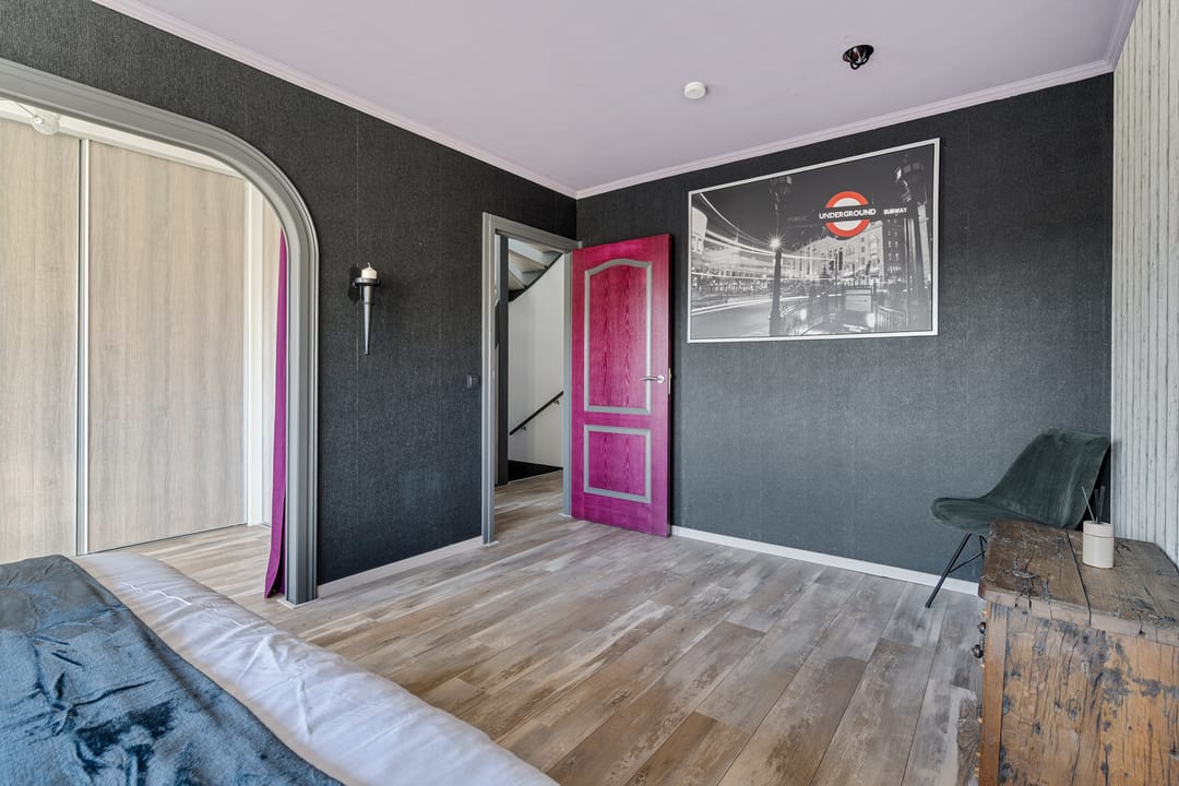 Spacious and Bright Terraced House with Sunny Southwest Backyard in Houten — 16