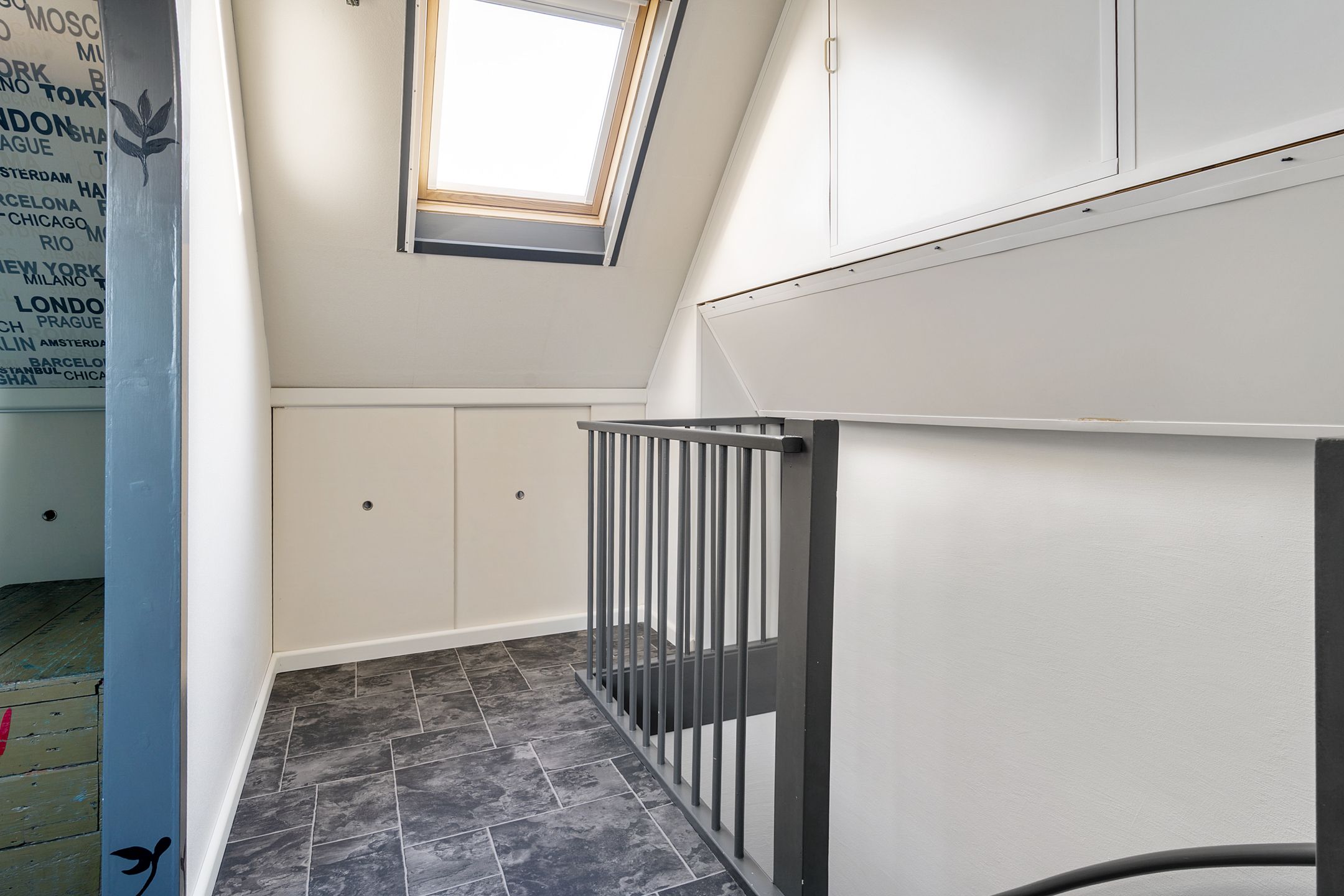 Spacious and Bright Terraced House with Sunny Southwest Backyard in Houten — 26