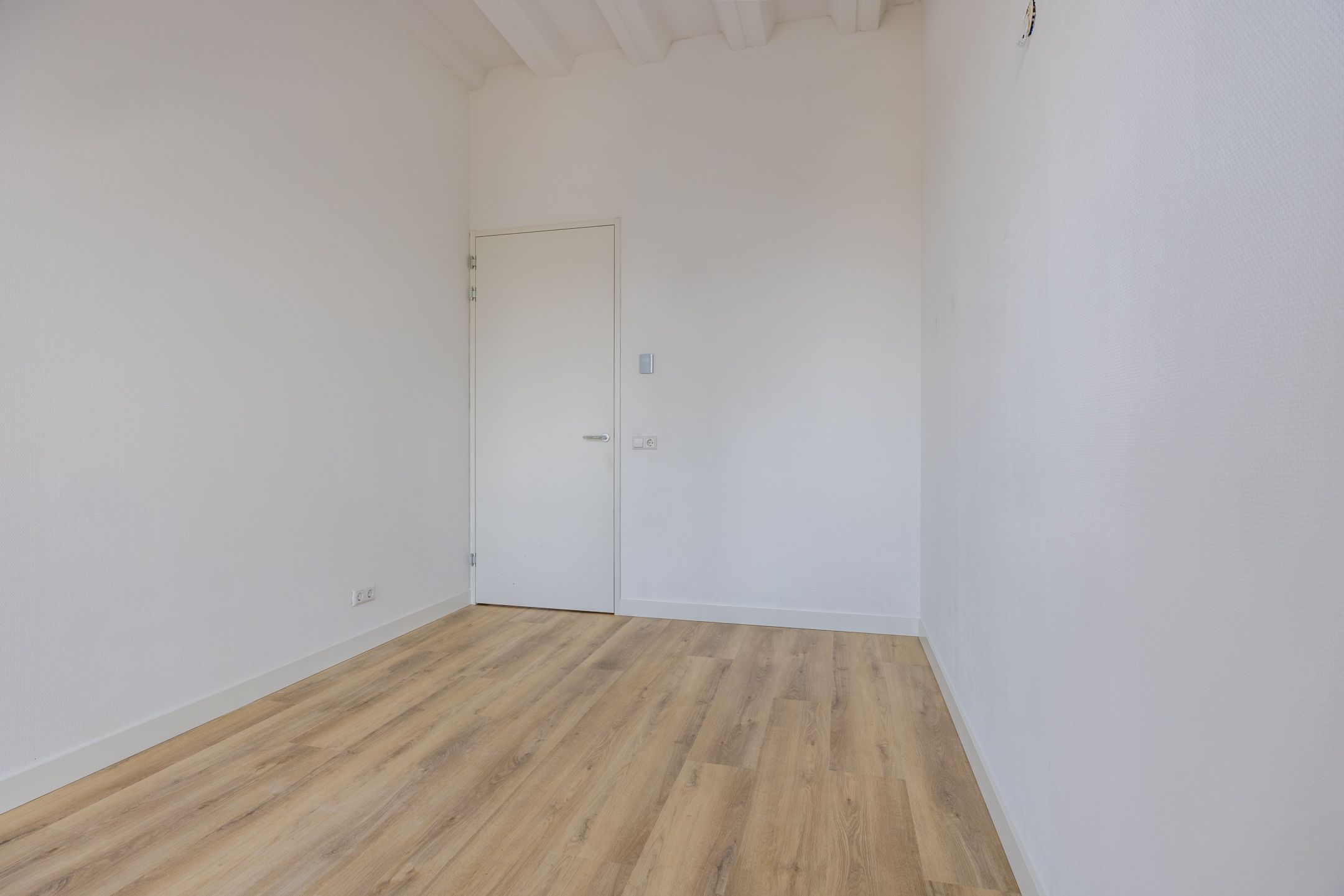 Modern apartment with 2 bedrooms and private parking in The Hague Binckhorst — 20