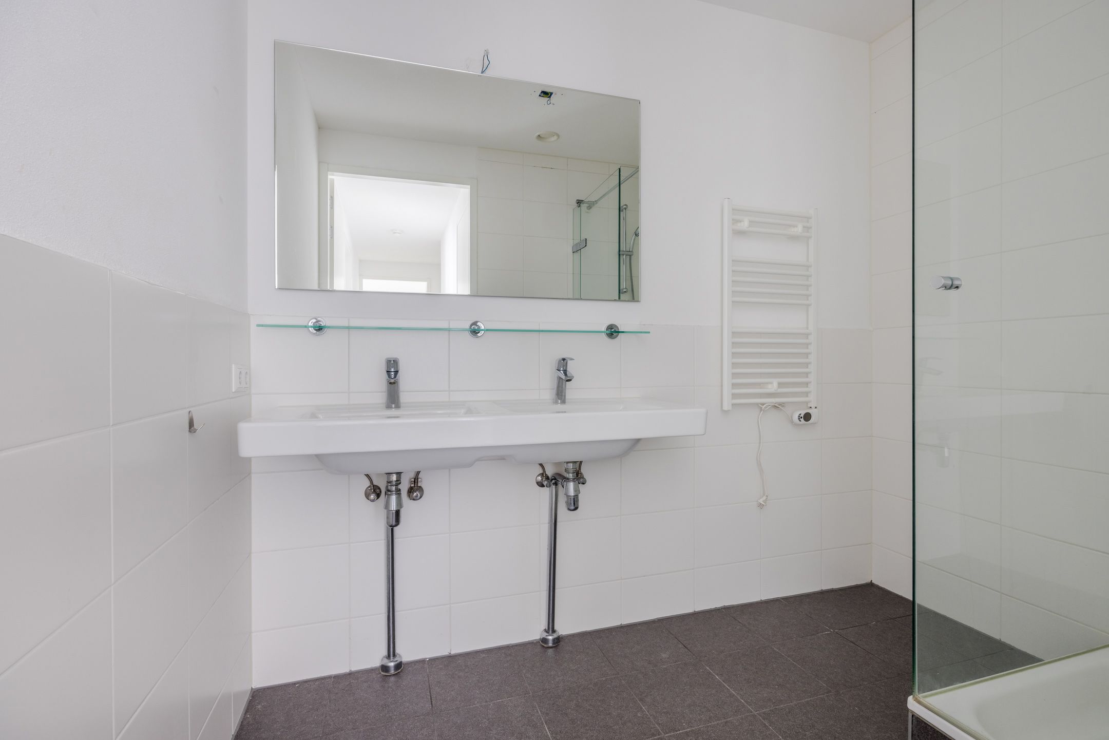 Modern apartment with 2 bedrooms and private parking in The Hague Binckhorst — 23