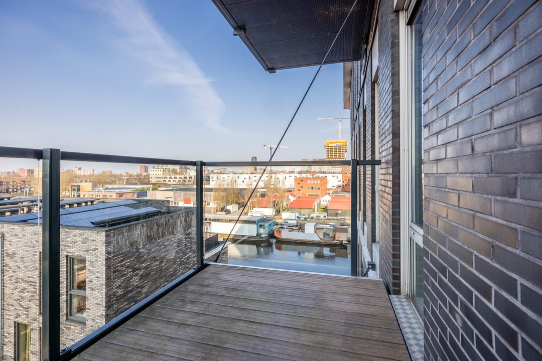 Modern apartment with 2 bedrooms and private parking in The Hague Binckhorst — 14