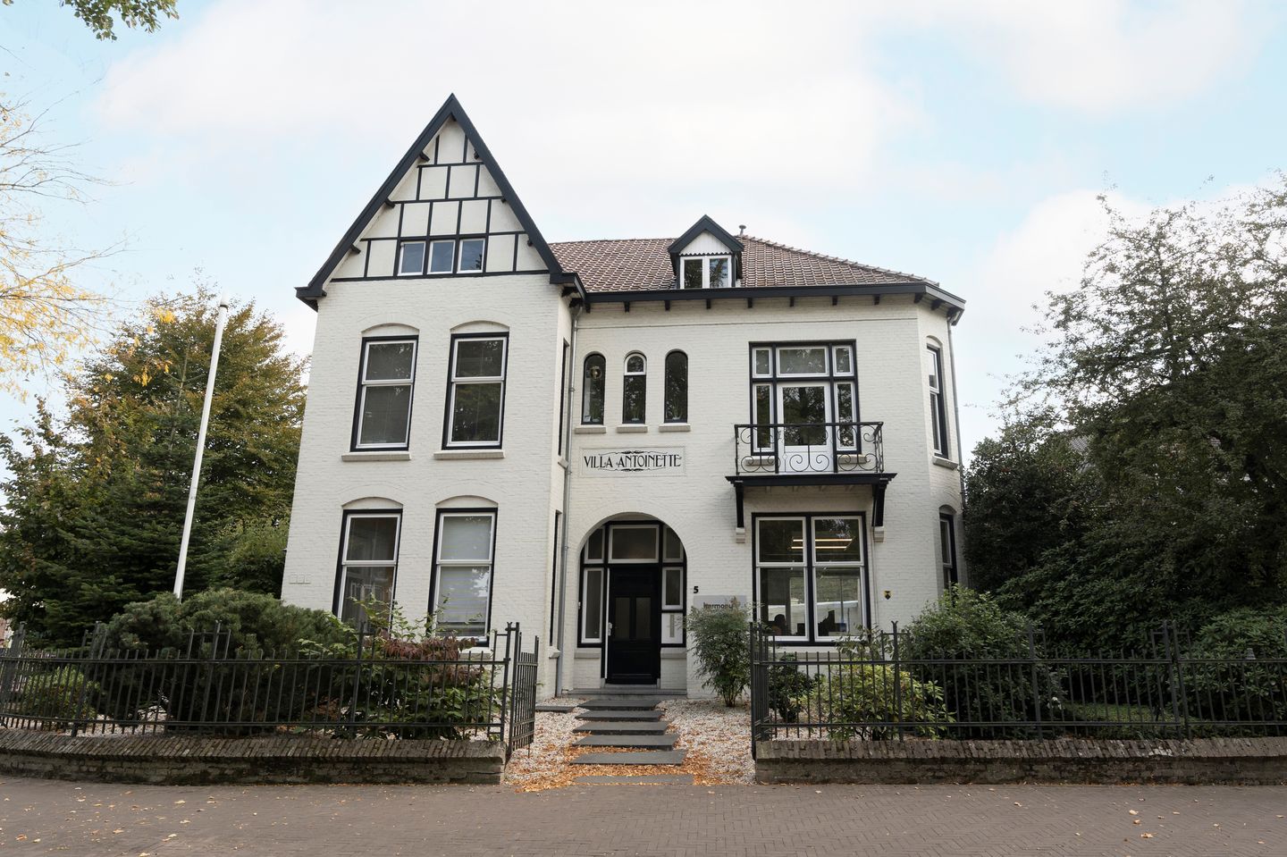 Bekijk foto 1 van Markt 5