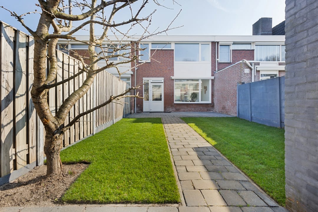 Move-in Ready Terraced House in Quiet 'De Reit' Neighborhood Near Forest and City Center — 22