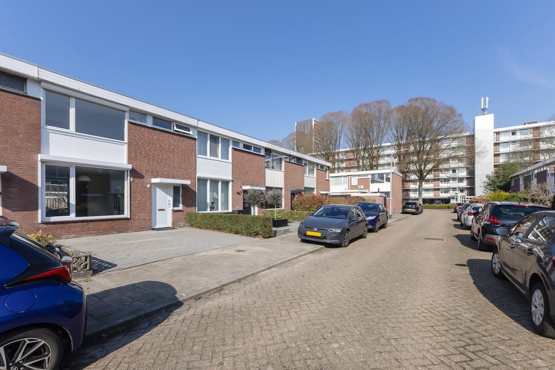 Move-in Ready Terraced House in Quiet 'De Reit' Neighborhood Near Forest and City Center — 24