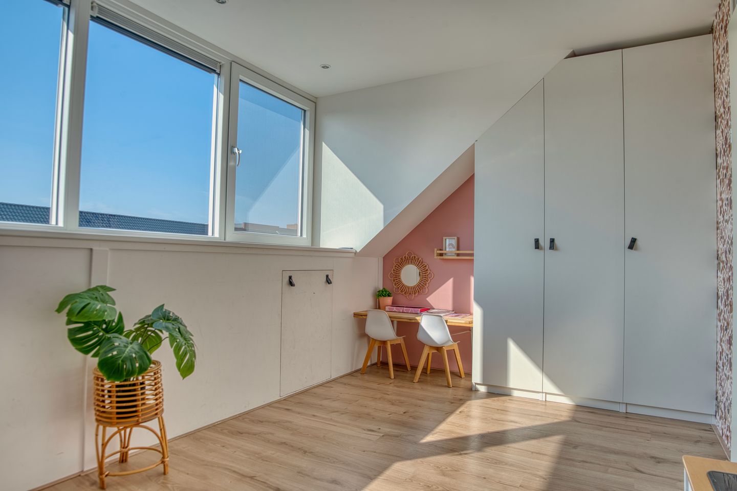 Spacious extended family home with 5 bedrooms and southwest-facing garden in De Volgerlanden — 61