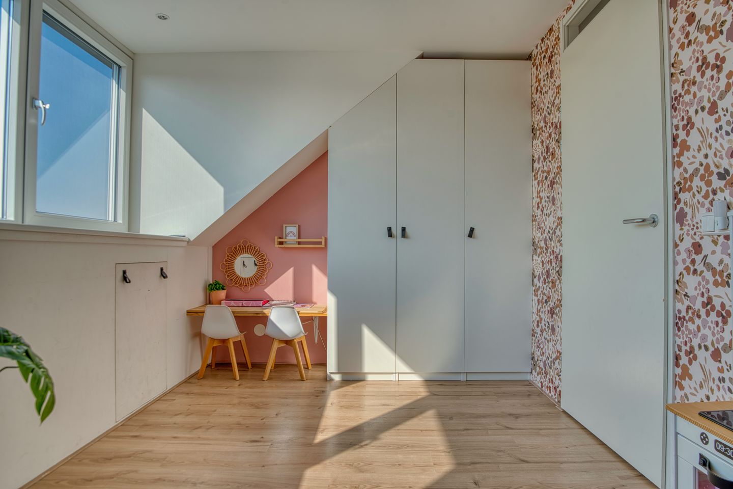 Spacious extended family home with 5 bedrooms and southwest-facing garden in De Volgerlanden — 59