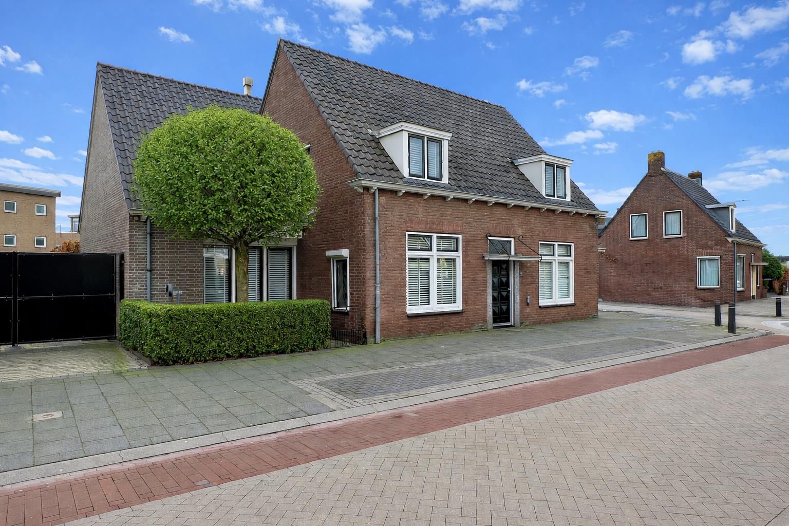 Buying a house in The Netherlands., Voorstraat 23