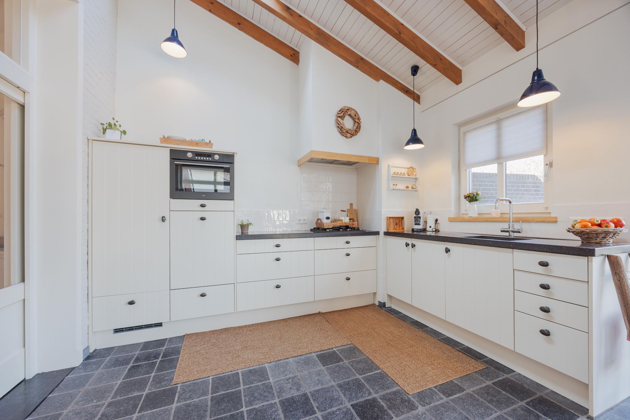Charming Renovated Two-Storey Home with Large Garden in Horst Centre — 15