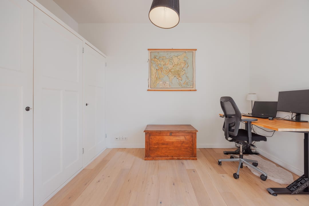 Charming Renovated Two-Storey Home with Large Garden in Horst Centre — 20