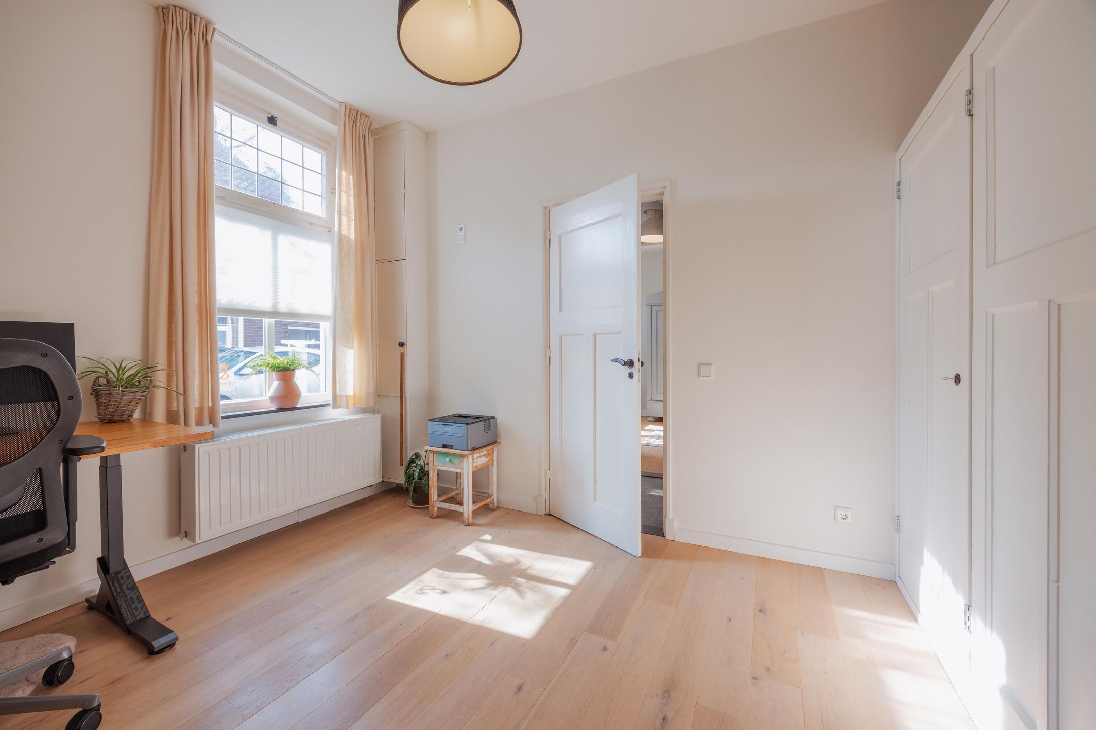Charming Renovated Two-Storey Home with Large Garden in Horst Centre — 21