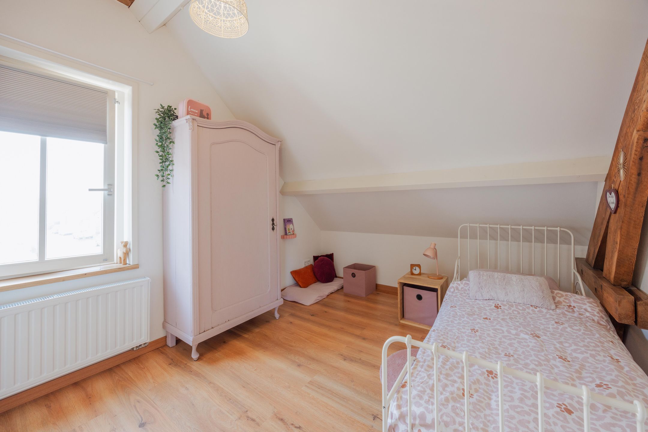 Charming Renovated Two-Storey Home with Large Garden in Horst Centre — 30