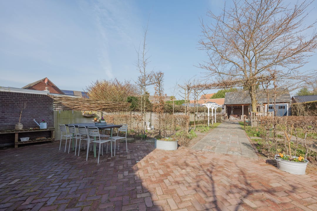 Charming Renovated Two-Storey Home with Large Garden in Horst Centre — 38