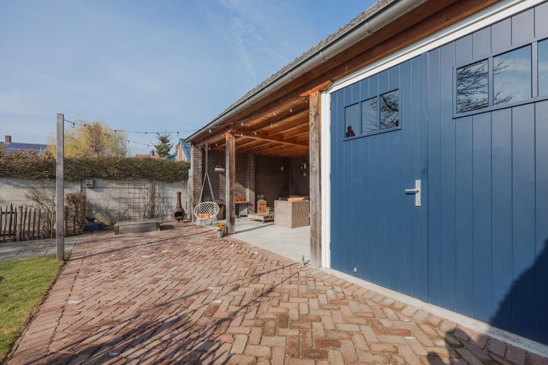 Charming Renovated Two-Storey Home with Large Garden in Horst Centre — 44